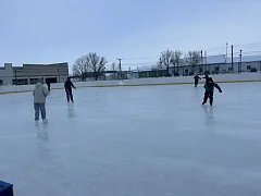 Ершовцы приходят на катки целыми семьями