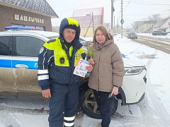 Ершовских автоледи поздравили с наступающим праздником