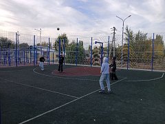 Спортивный объект, построенный в Ершове при поддержке губернатора, не пустует даже в выходные