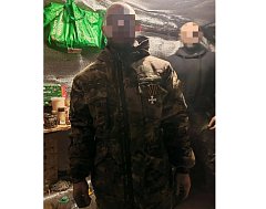 Глава Ершовского района Константин Мызников поздравил участника СВО с заслуженными наградами