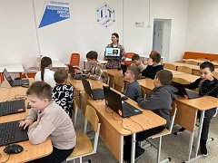 В «IT-КУБ.Ершов» ребят познакомили с удивительными возможностями нейросети