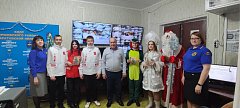 В Ершове поздравили сотрудников, не покидающих свой пост в новогодние праздники