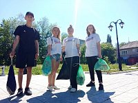 В Ершове молодогвардейцы провели субботник в рамках Всемирного дня охраны окружающей среды