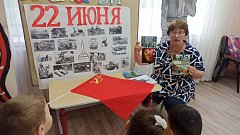 Вместе со всеми жителями Ершовского района сельские дошколята почтили память павших