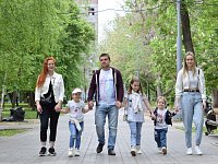 Региональный материнский капитал с начала года получили 790 многодетных семей области