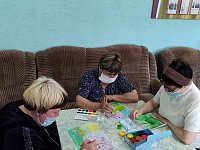 В "Доброцентре" для жителей села Чапаевка проведено занятие по рисованию