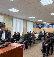 Полицейские провели профориентационное мероприятие для учеников школы № 3 г. Ершова