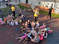 В преддверии Дня семьи, любви и верности: в Ершове на кластере «Время приключений» прошло веселое мероприятие для детей и родителей