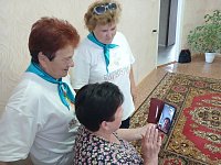 "Серебряные" волонтеры Ершовского района  провели акцию к Международному дню друзей