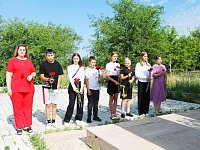 В Ершове Первые возложили цветы к братской могиле и почтили память павших