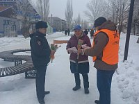 Ершовские полицейские поздравляют женщин с наступающим праздником